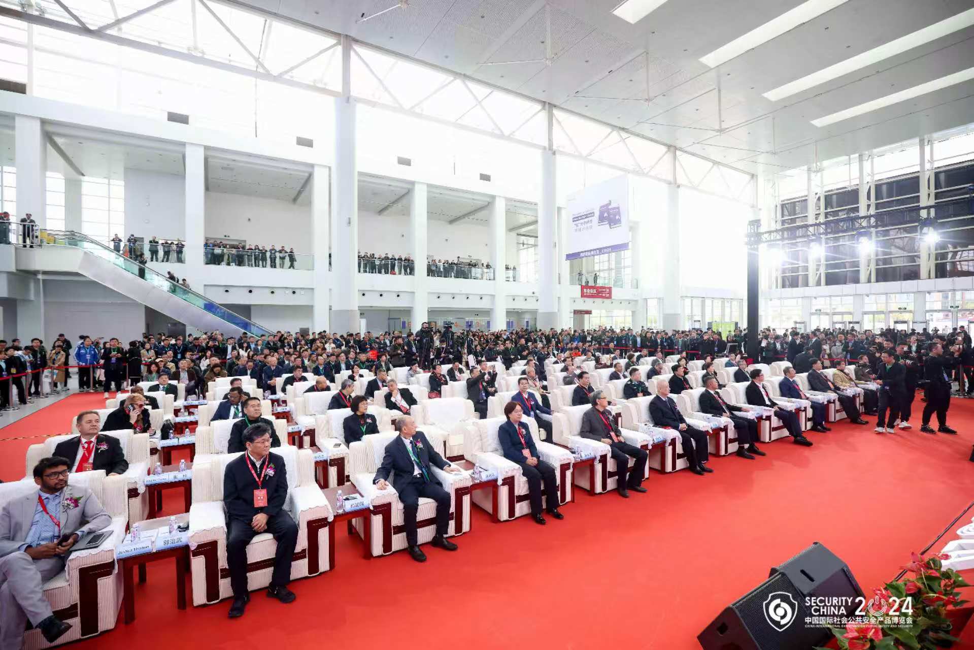 AI大模型+城市运营，尊龙在线登录龙智“数字安全员”亮相北京安博会！